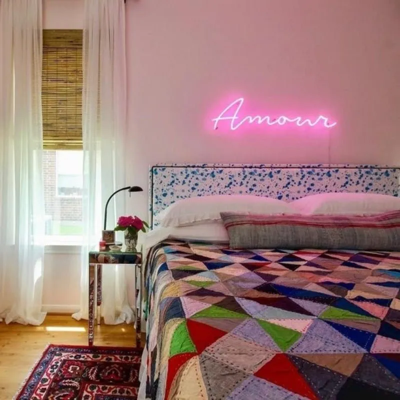 Amour Cursive - LED neon sign