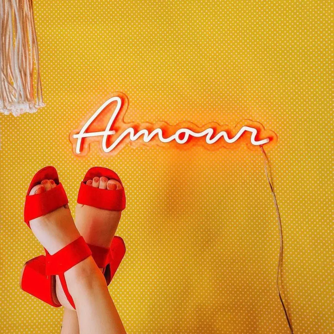 Amour Cursive - LED neon sign