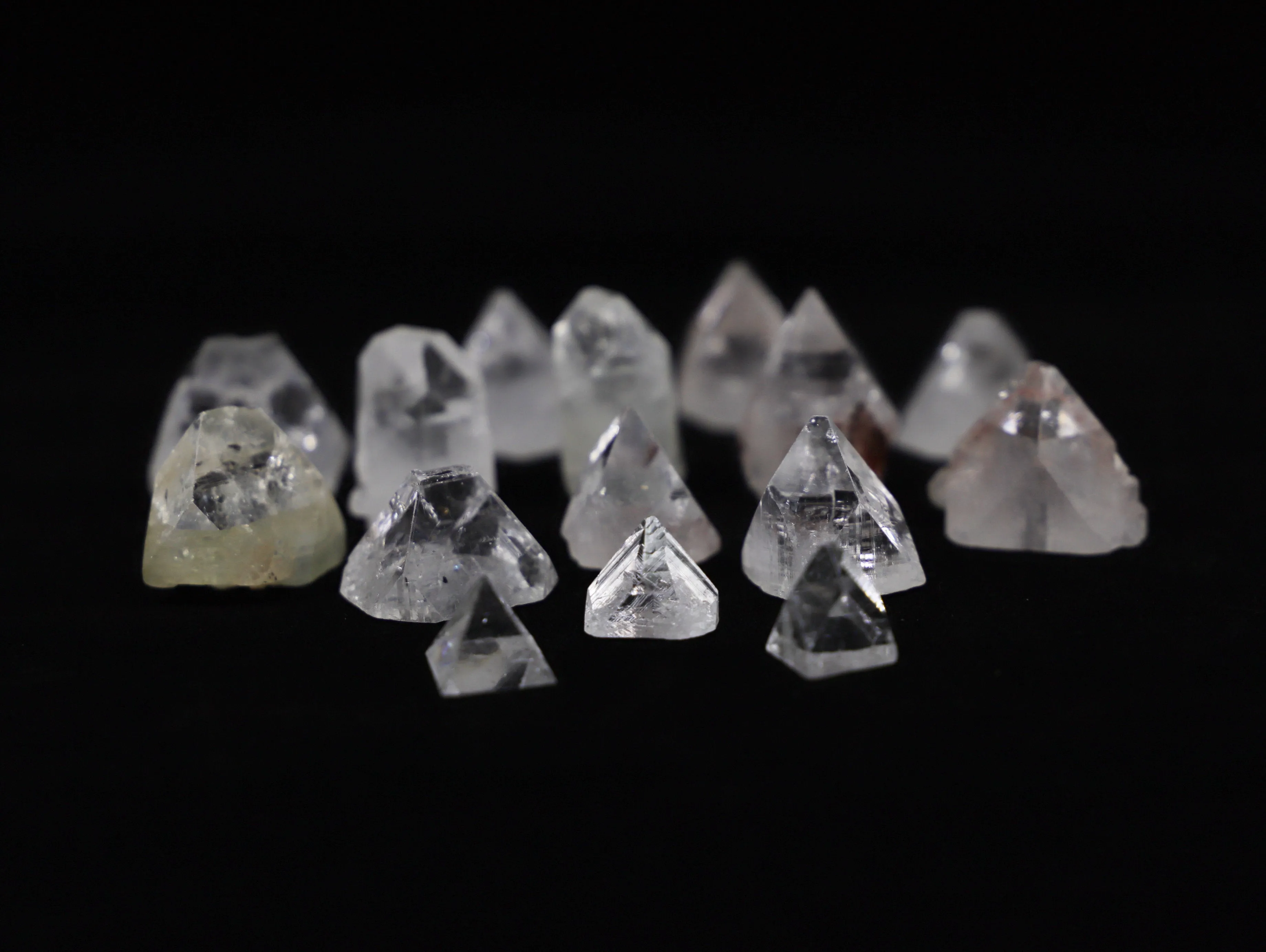 Apophyllite tip