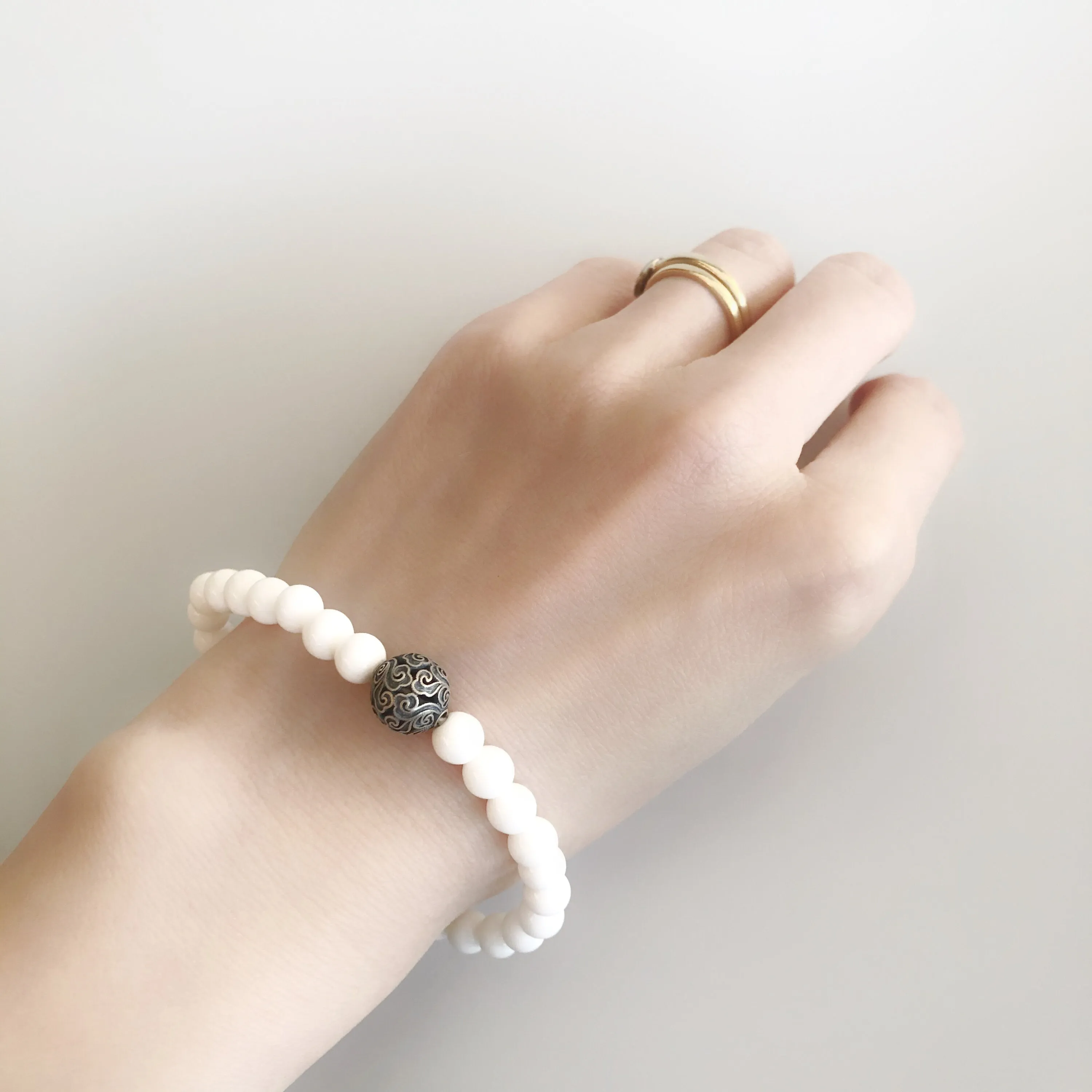 Auspicious Beaded Tridacna Bracelet 6mm