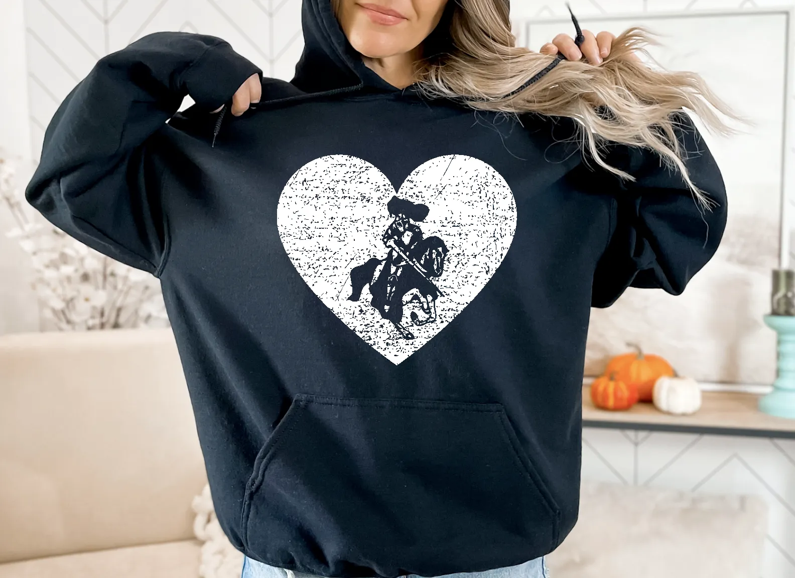 Chargers Distressed Heart ( M133)