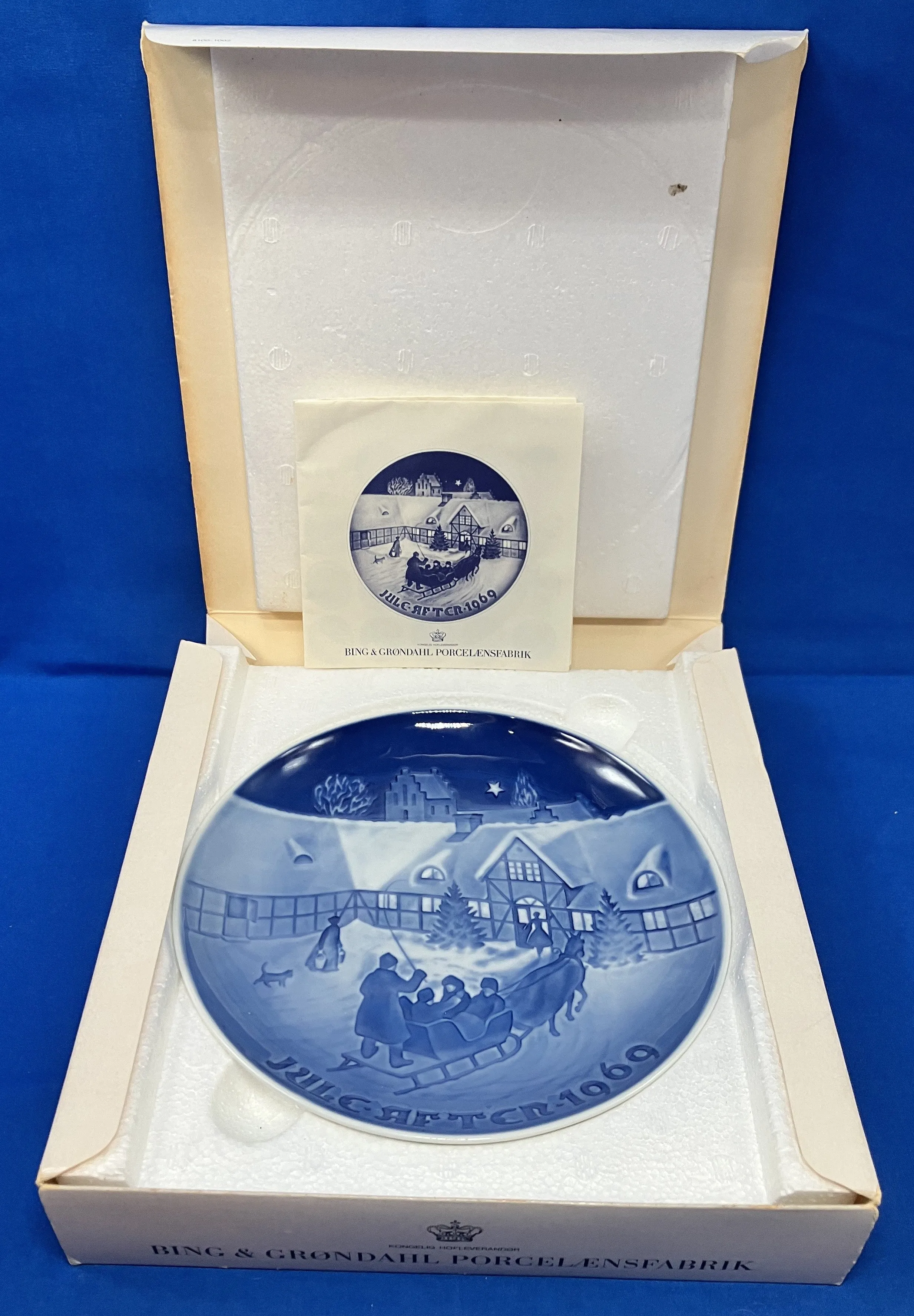 Christmas Plate Bing & Grondahl 1969 Arrival of Guests Denmark