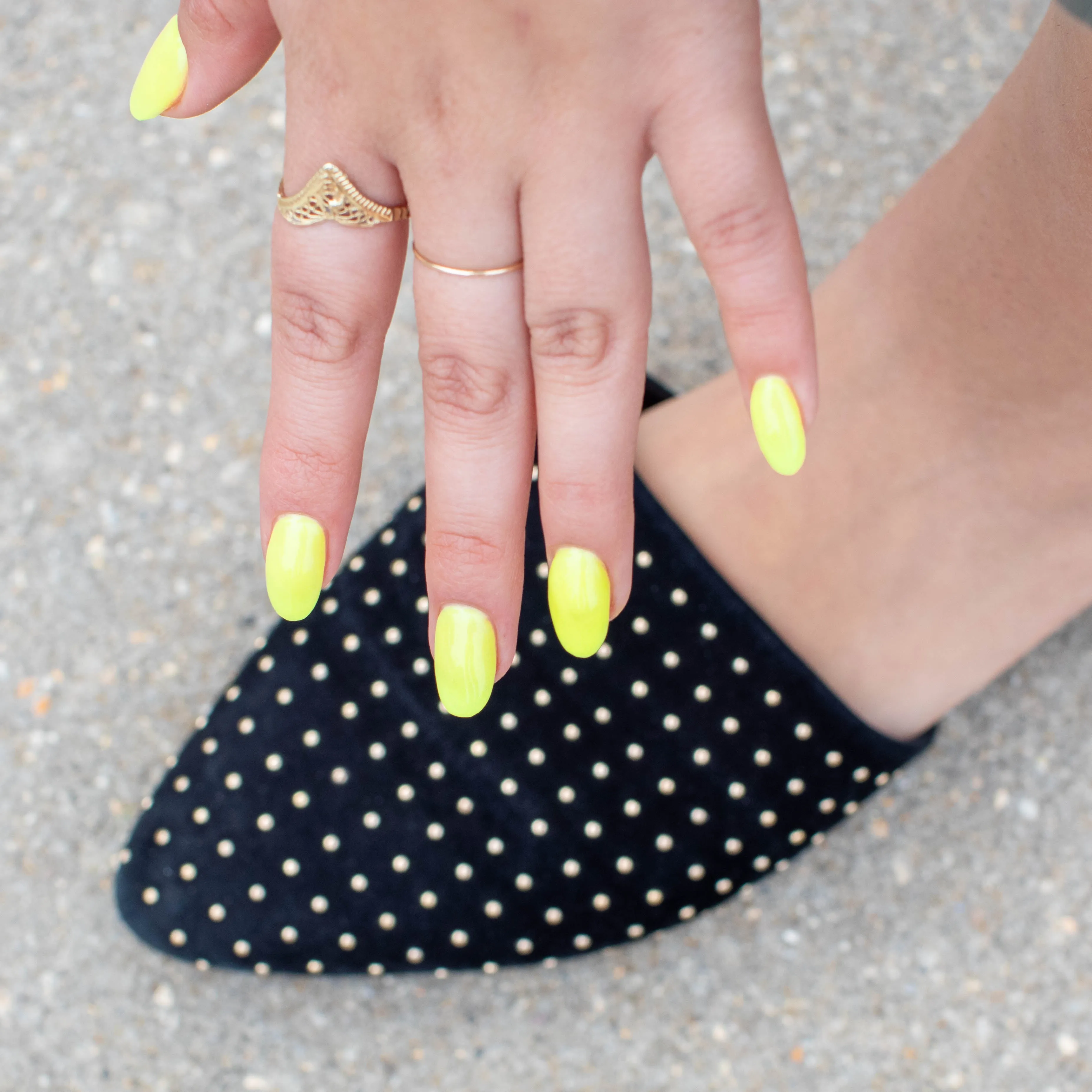 D738  Dandi Yellow Crème Dip Powder