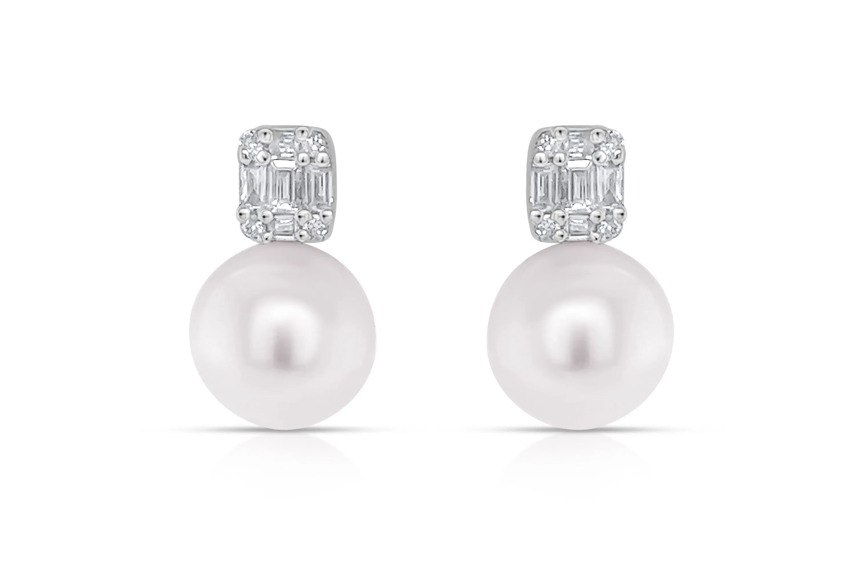 Earrings 18k Gold Pearl and Emerald Illusion Diamonds Studs