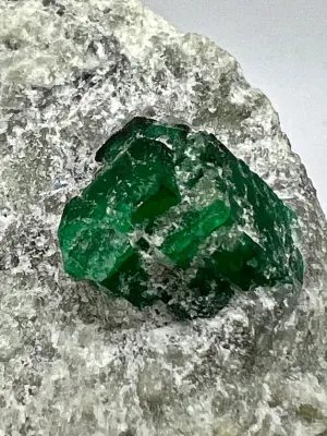 Emerald in Matrix