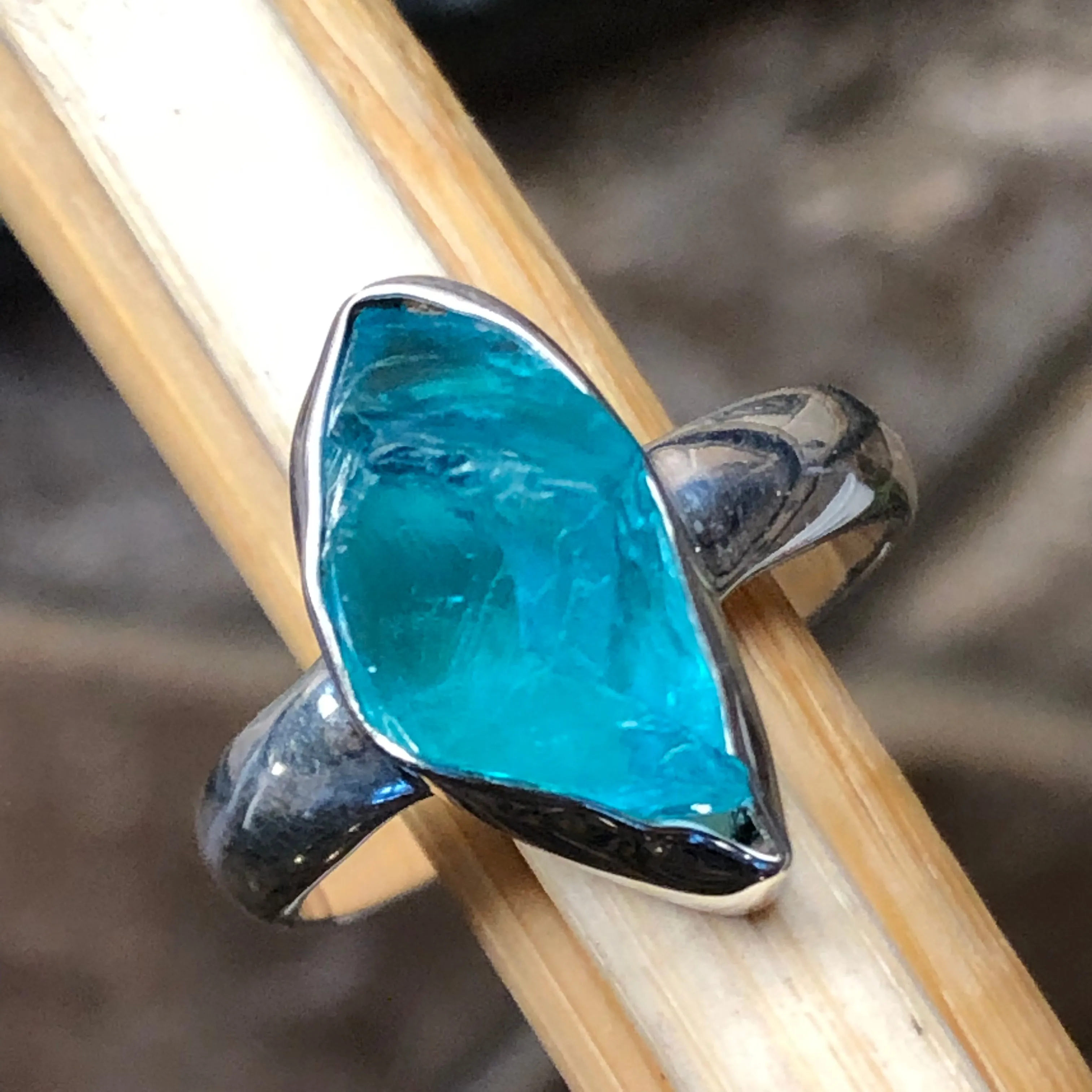 Genuine Neon Blue Apatite 925 Solid Sterling Silver Ring Size 9.25
