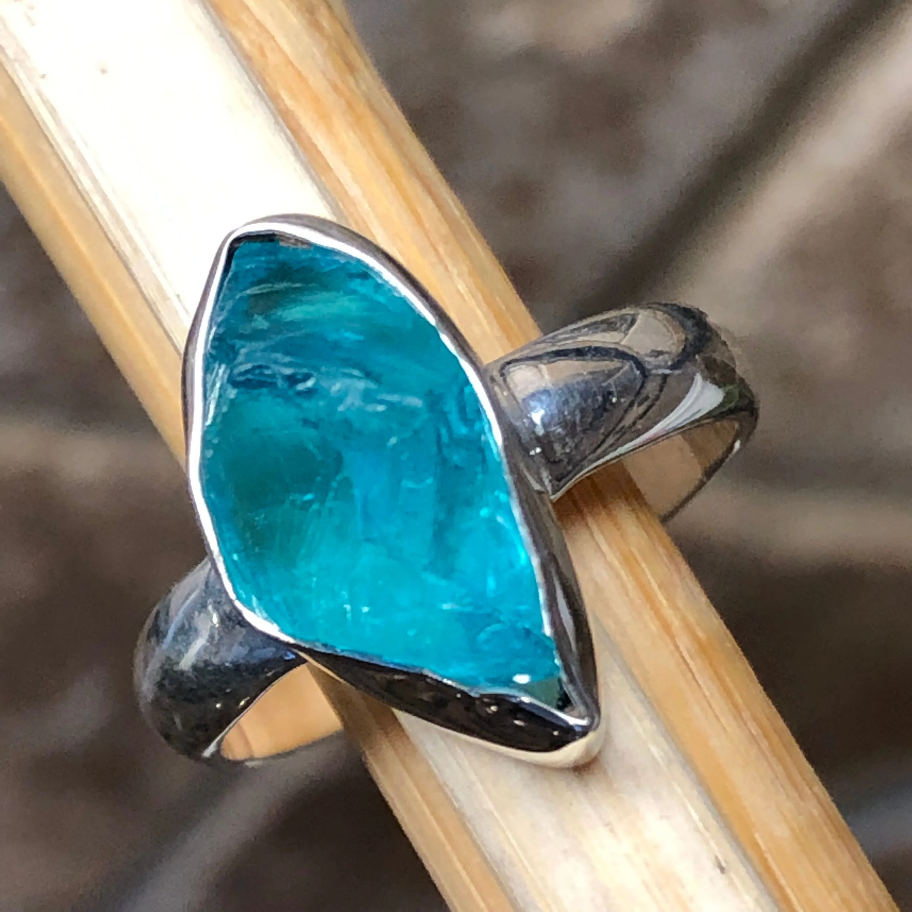 Genuine Neon Blue Apatite 925 Solid Sterling Silver Ring Size 9.25