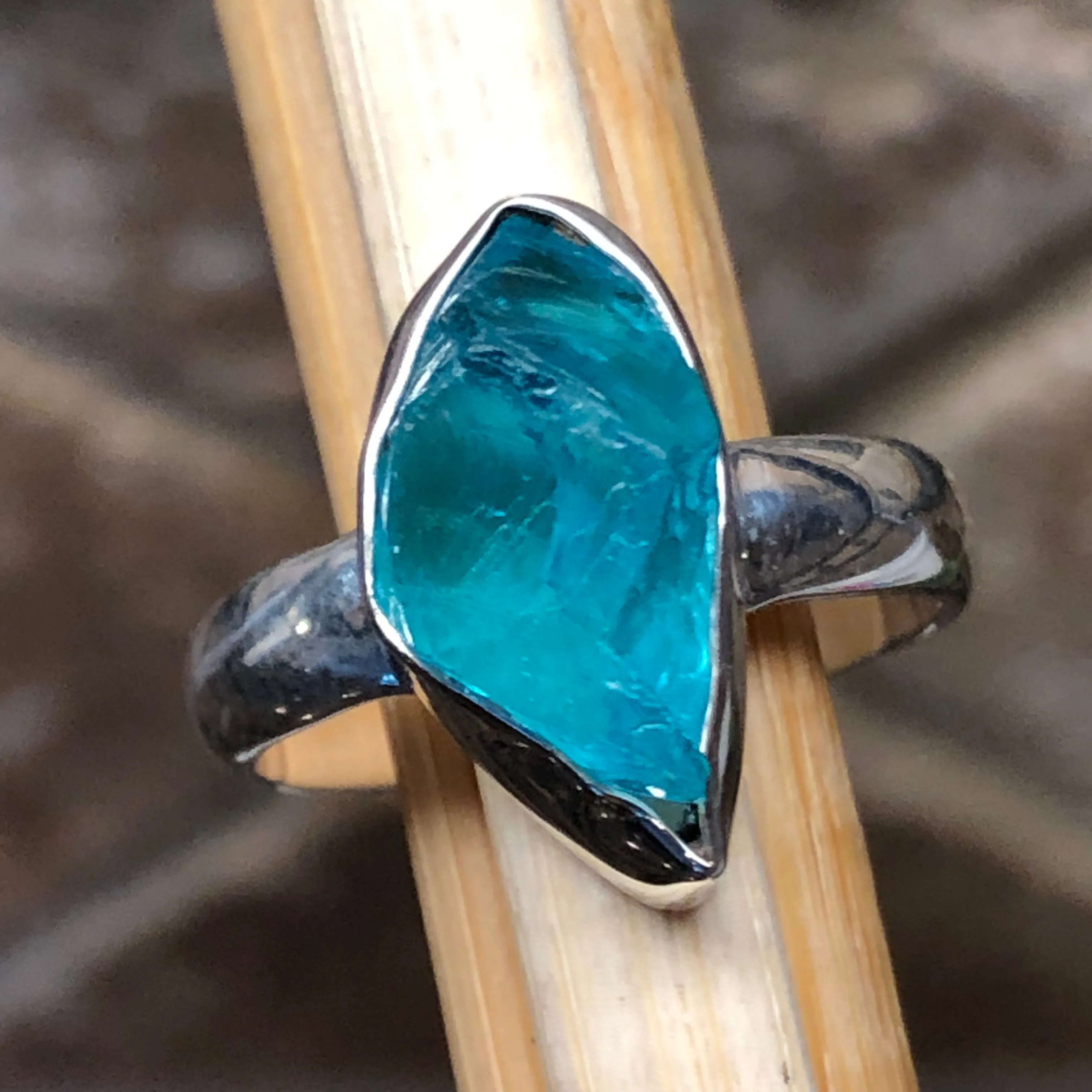Genuine Neon Blue Apatite 925 Solid Sterling Silver Ring Size 9.25