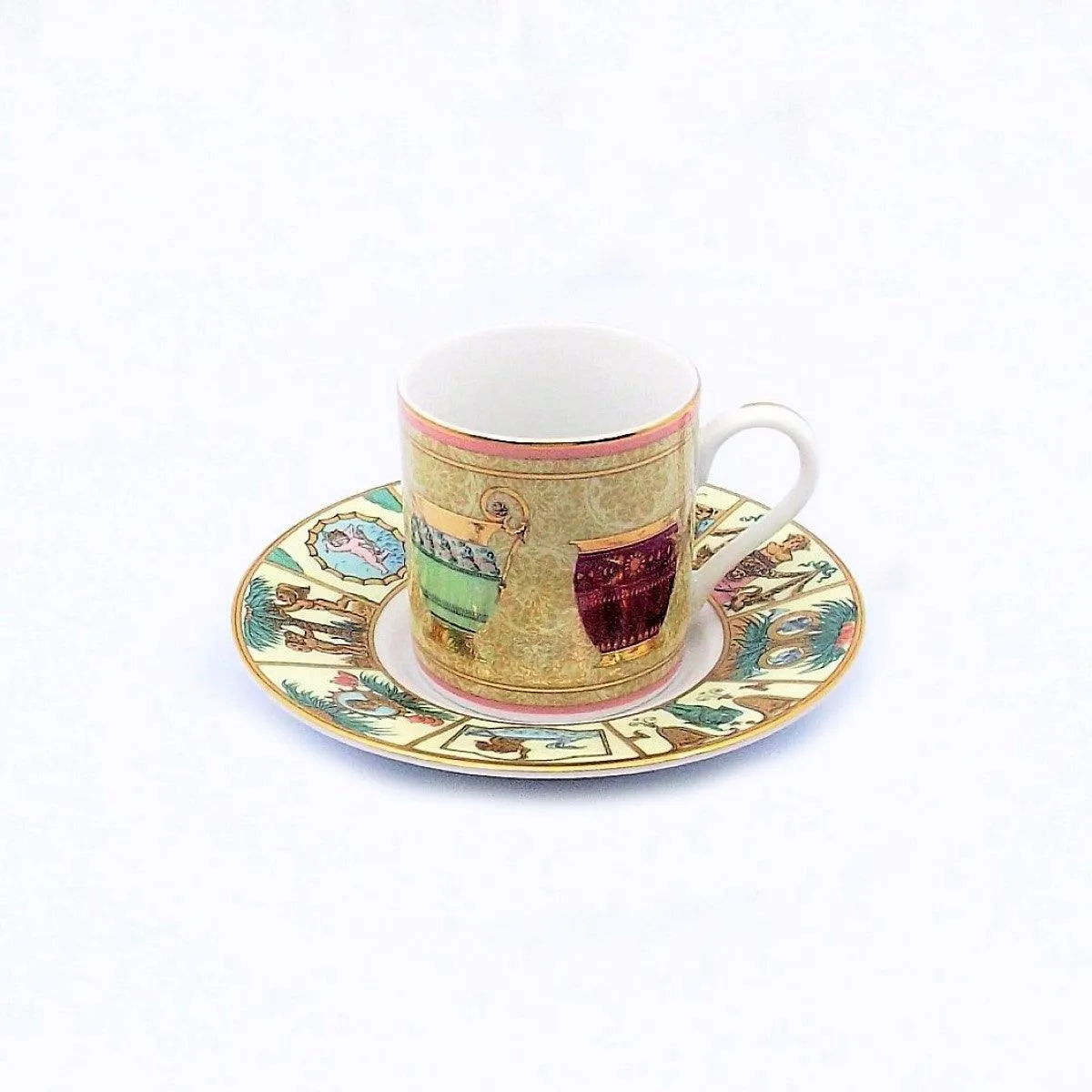 Gucci 1 cup of porcelain coffee decorated with gold finishes A-0559-A
