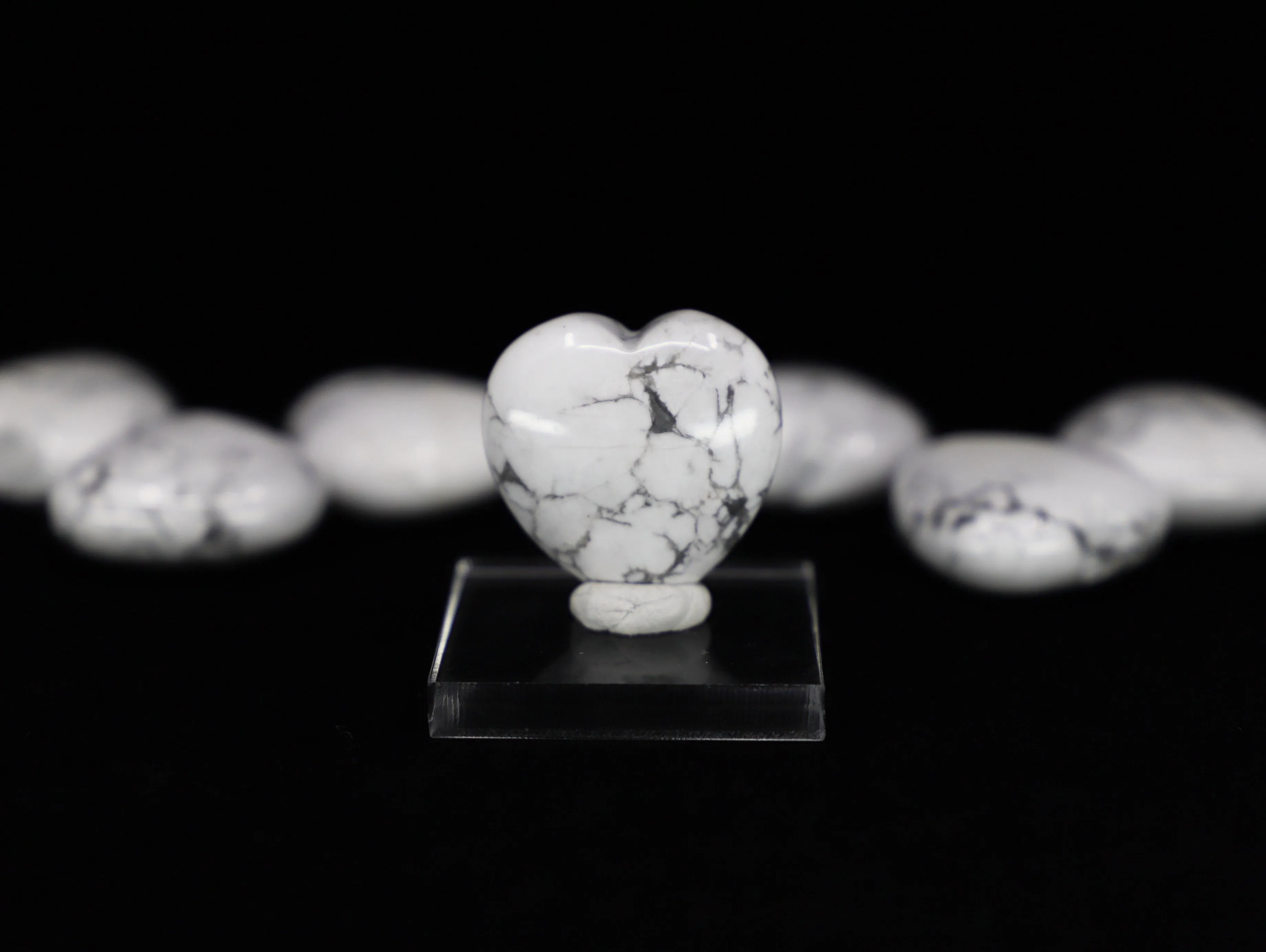 Howlite heart