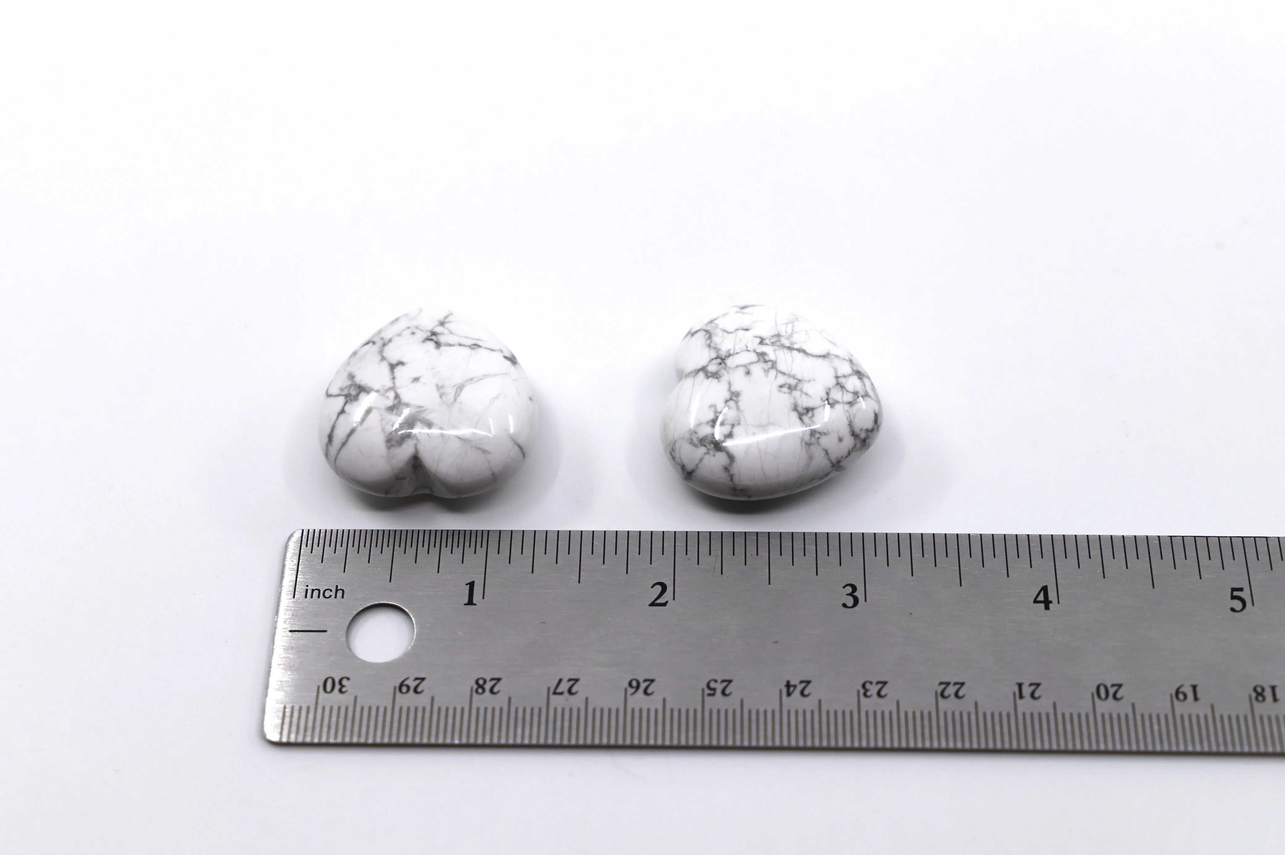 Howlite heart