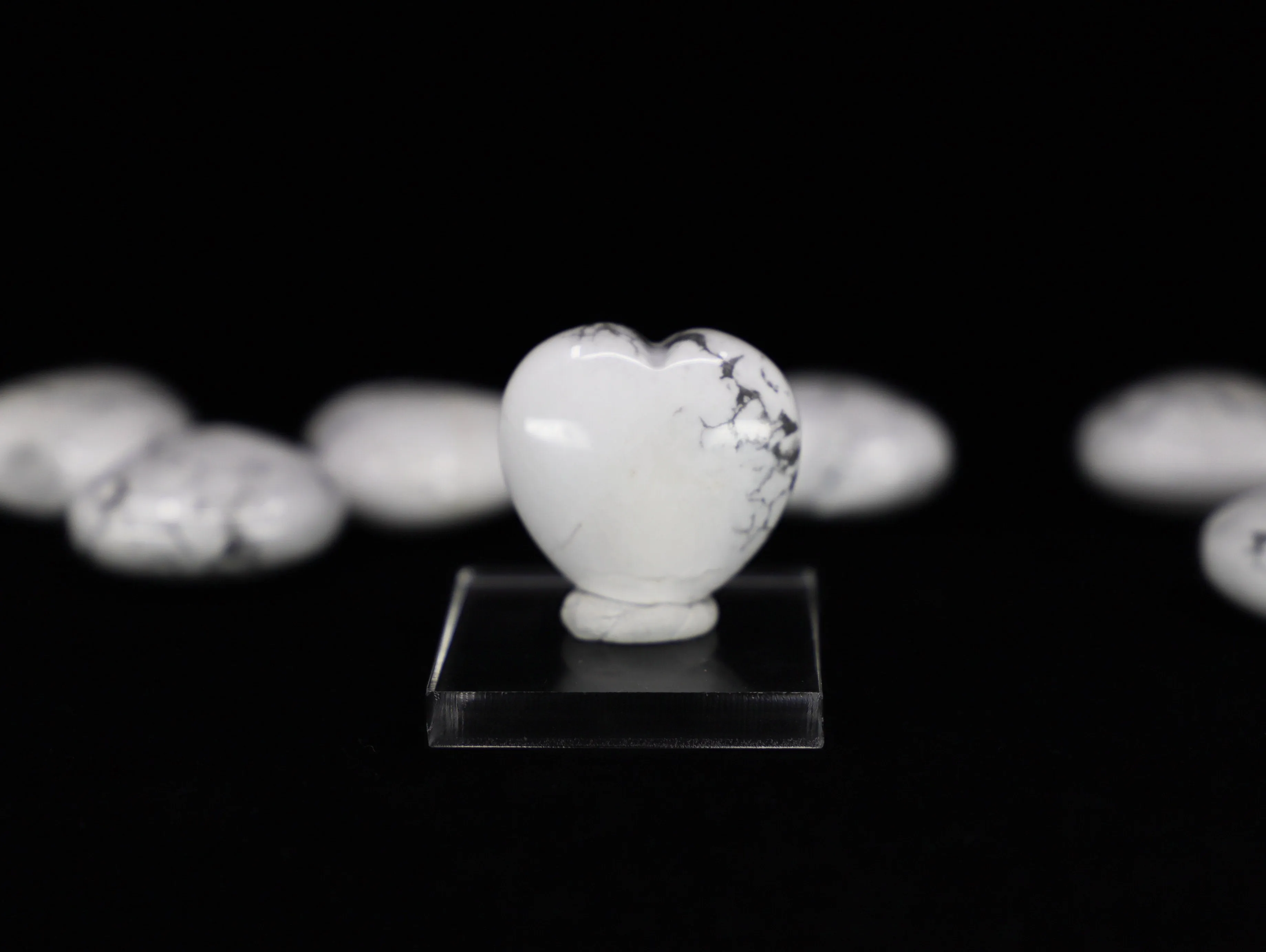 Howlite heart