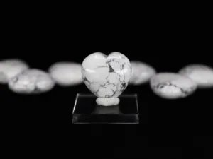 Howlite heart