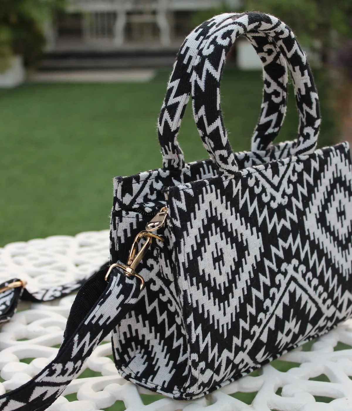 JACQUARD TEXTURED SMALL TOTE BAG