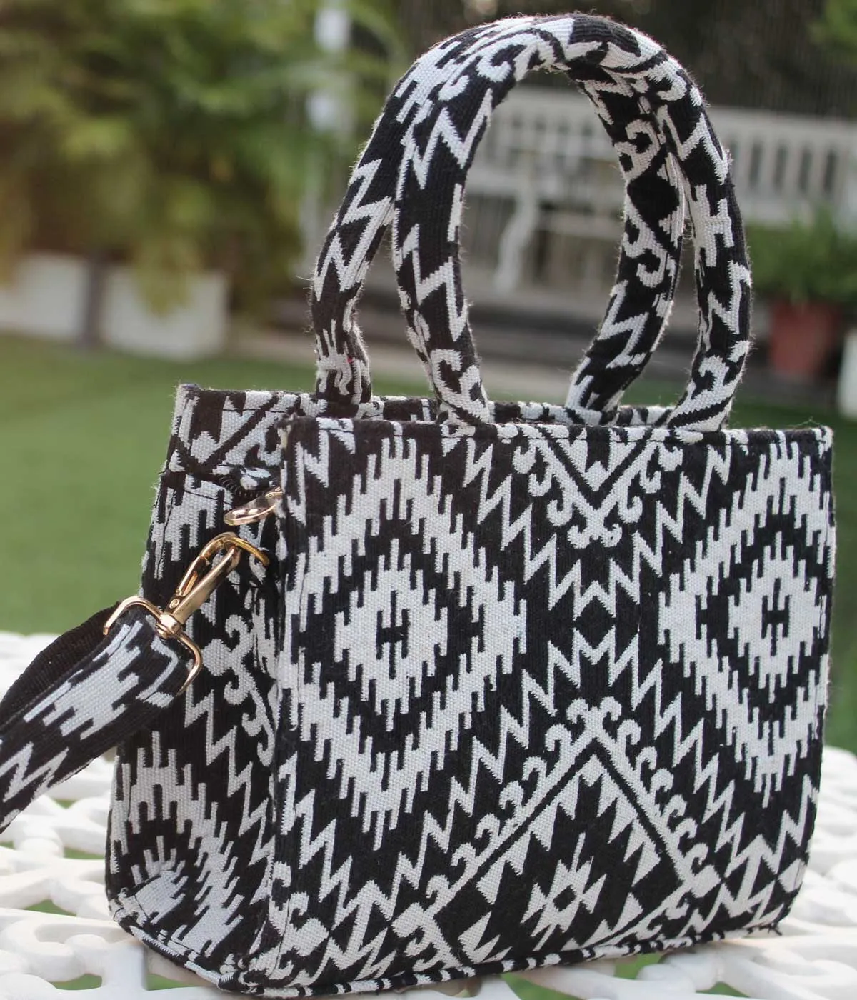 JACQUARD TEXTURED SMALL TOTE BAG