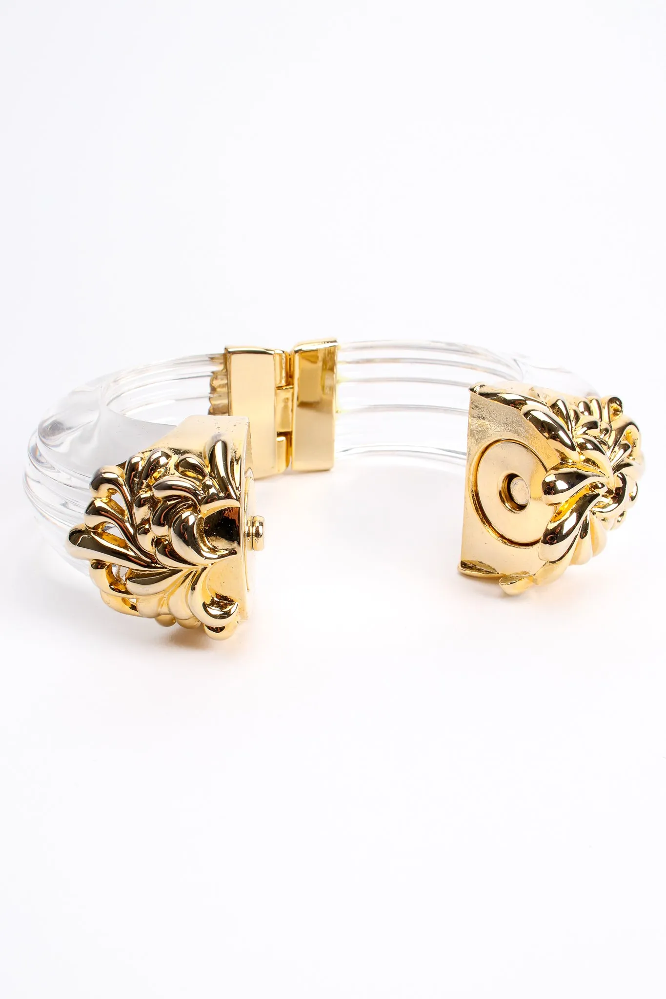 Lucite Chrysanthemum Bracelet