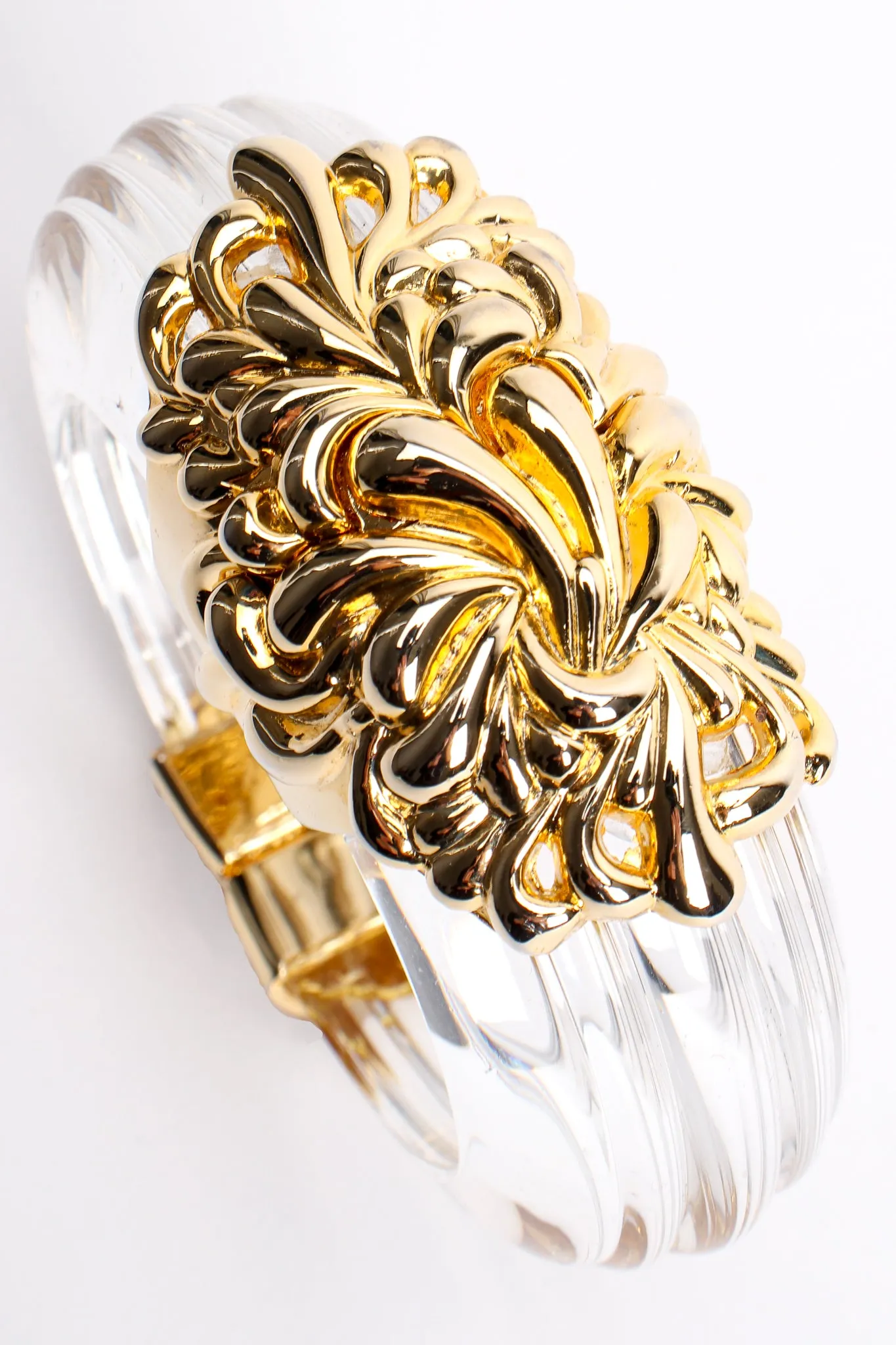 Lucite Chrysanthemum Bracelet