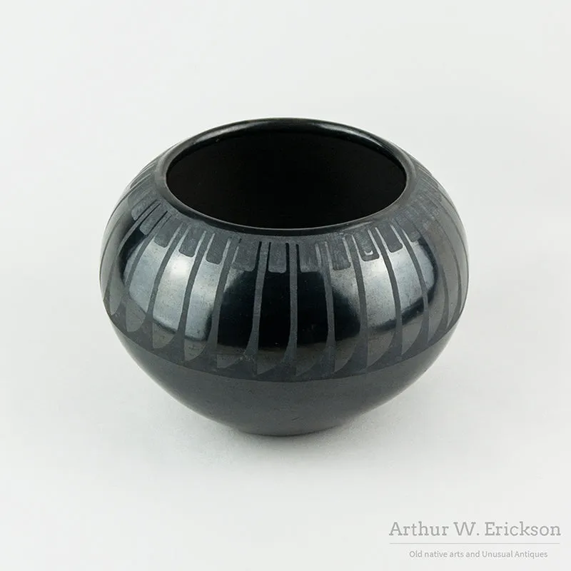 Marie and Julian Globular Jar with Feather Design