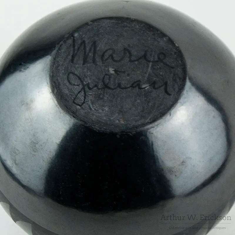 Marie and Julian Globular Jar with Feather Design