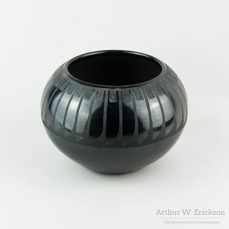 Marie and Julian Globular Jar with Feather Design