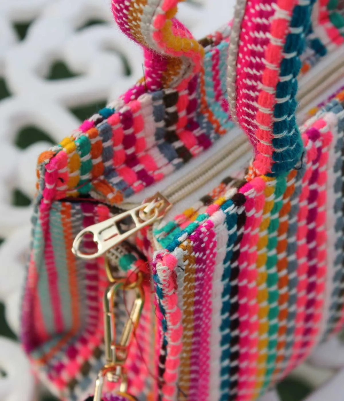 MULTIHUED WEAVED SMALL TOTE BAG