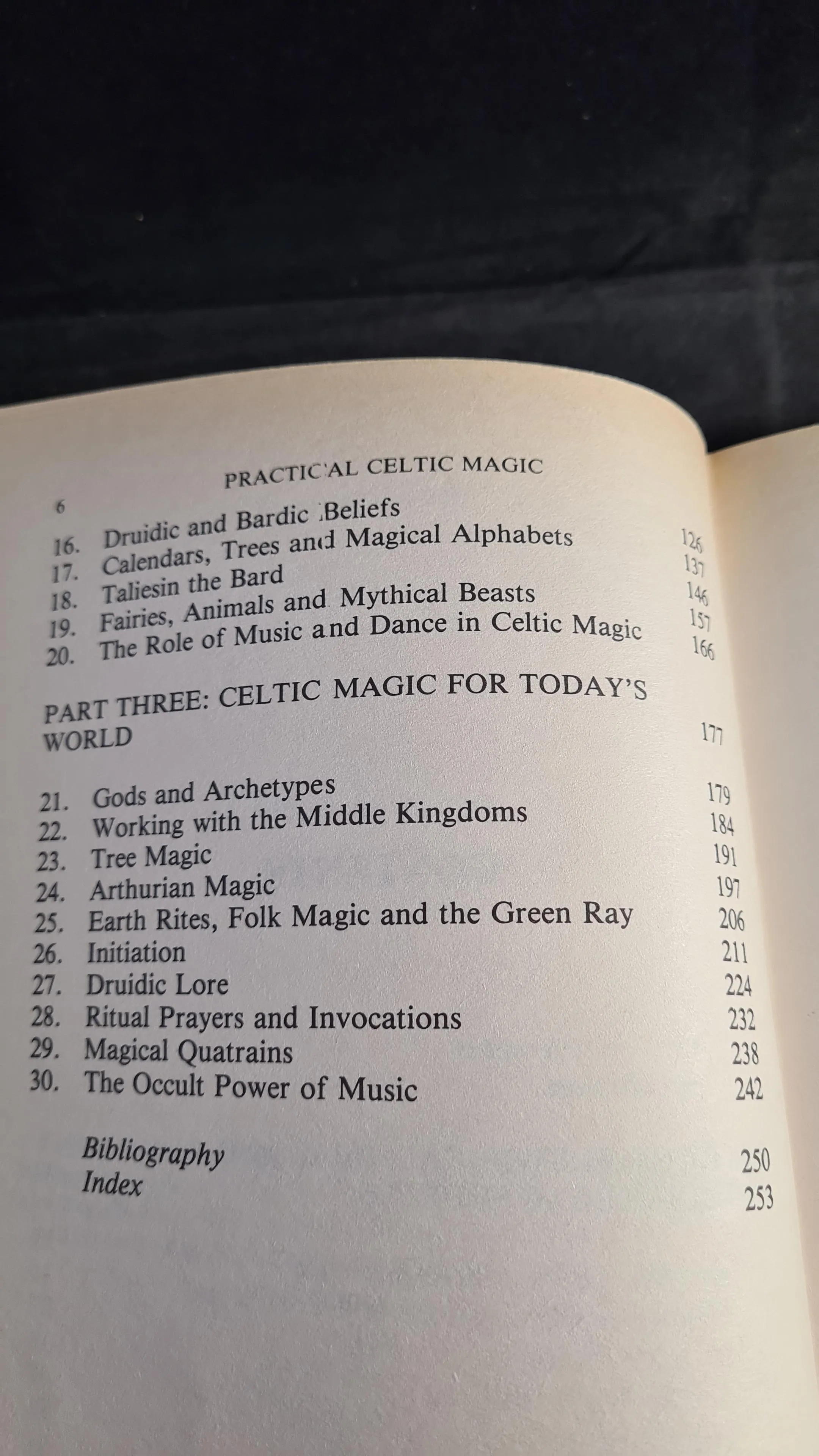 Murry Hope - Practical Celtic Magic, Aquarian Press, 1987