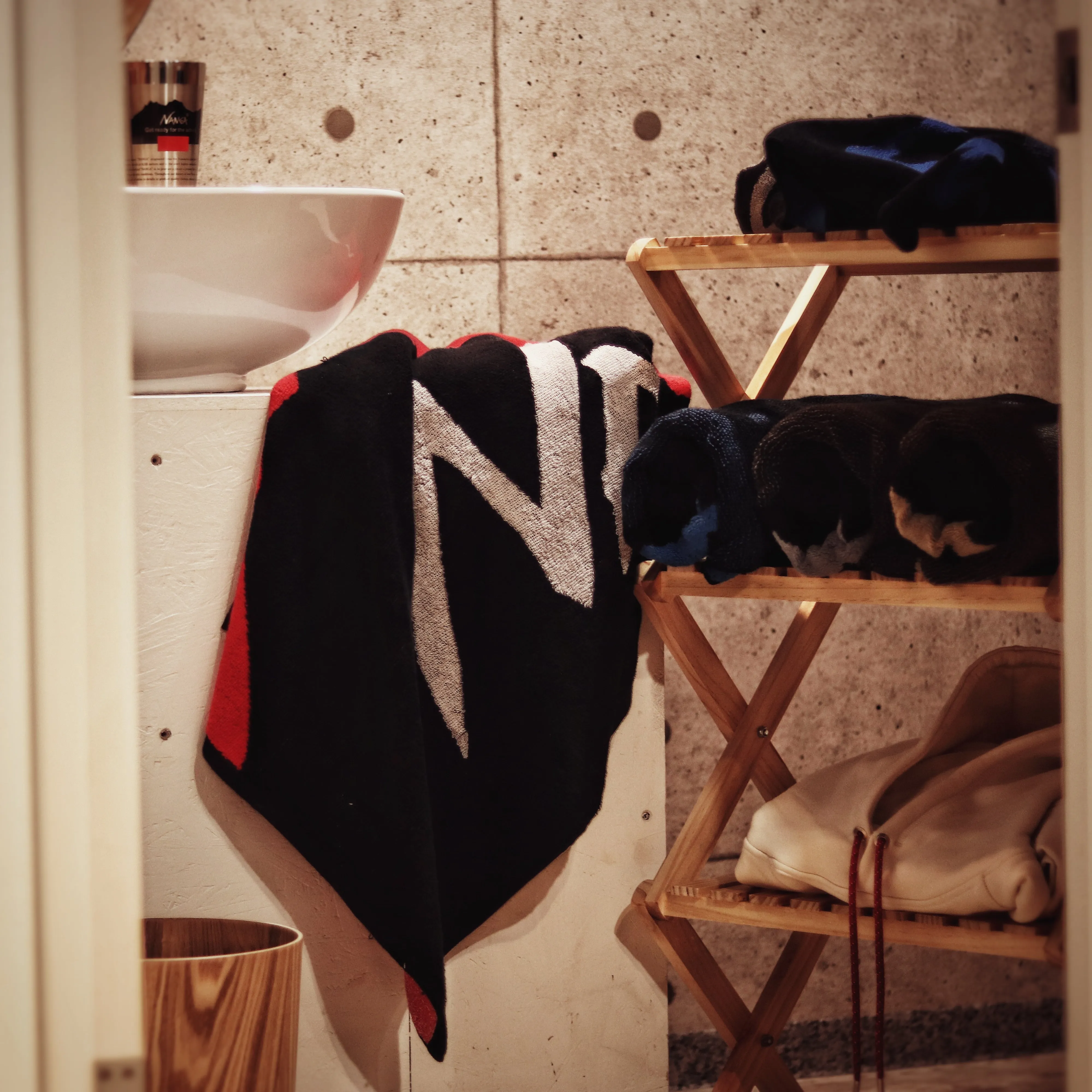 NANGA LOGO BATH TOWEL
