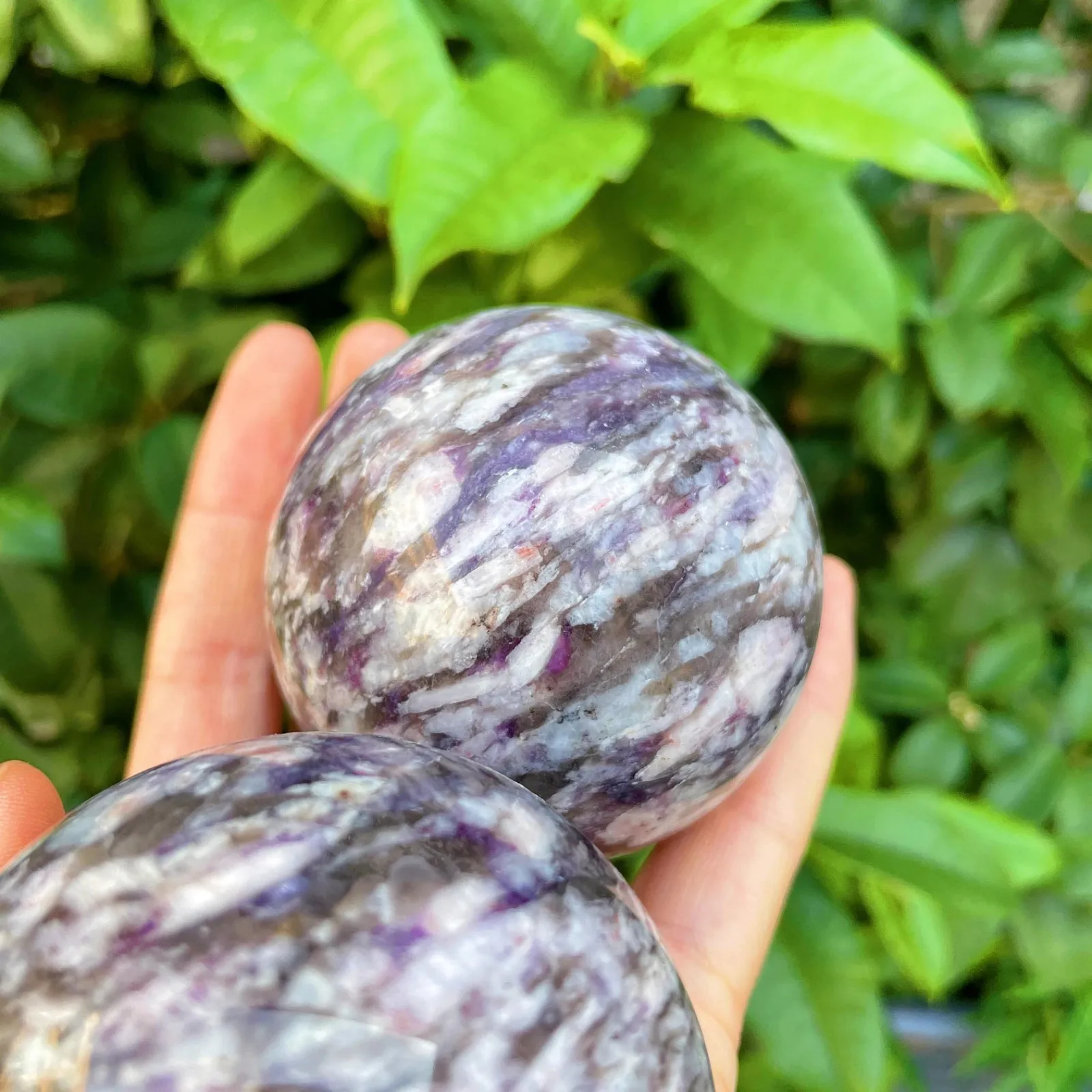 Natural powder lithium tourmaline ball energy gathering ball