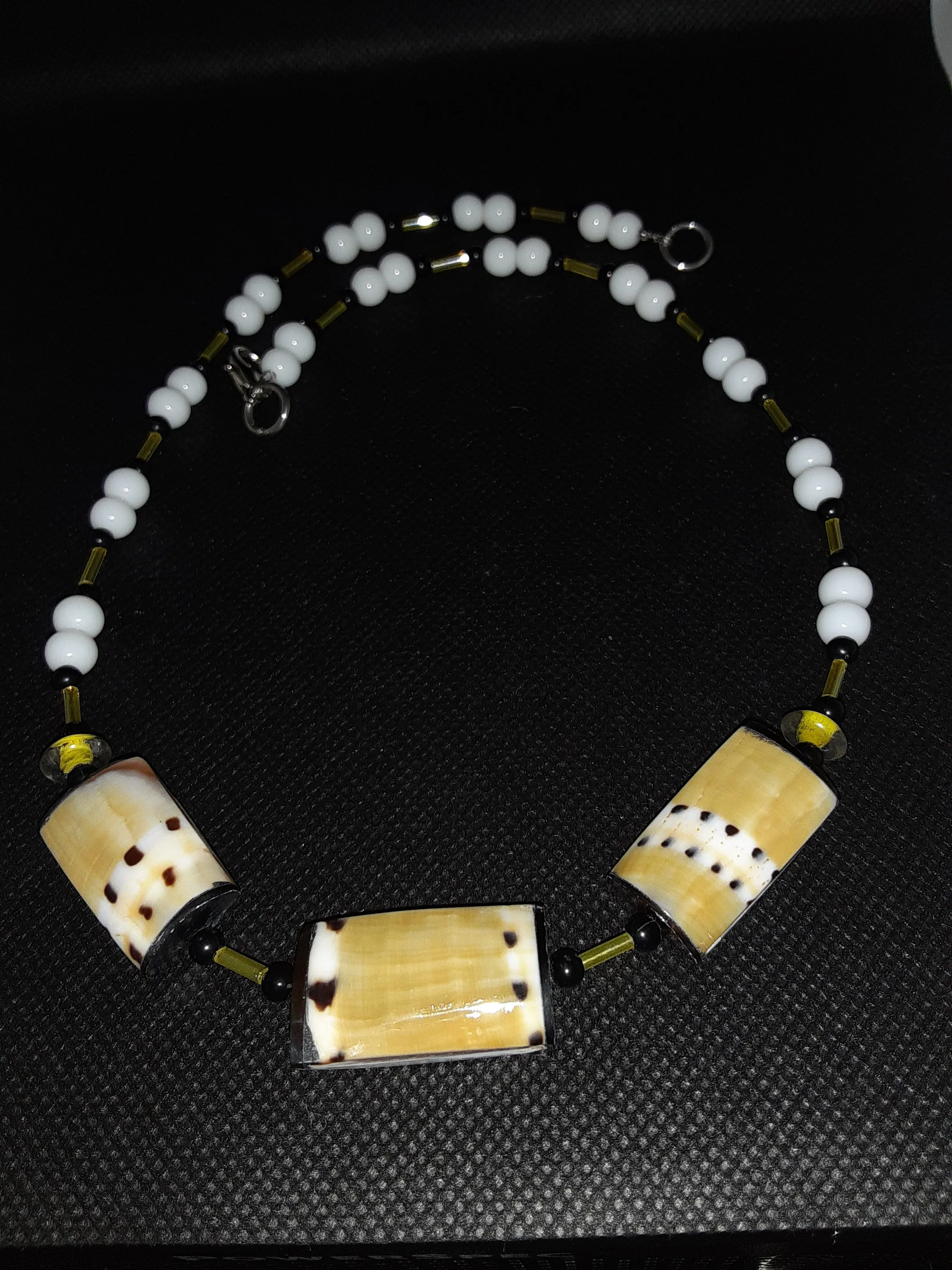 NB #125 Delightful Retro Looking and Abstract Necklace and Bracelet.