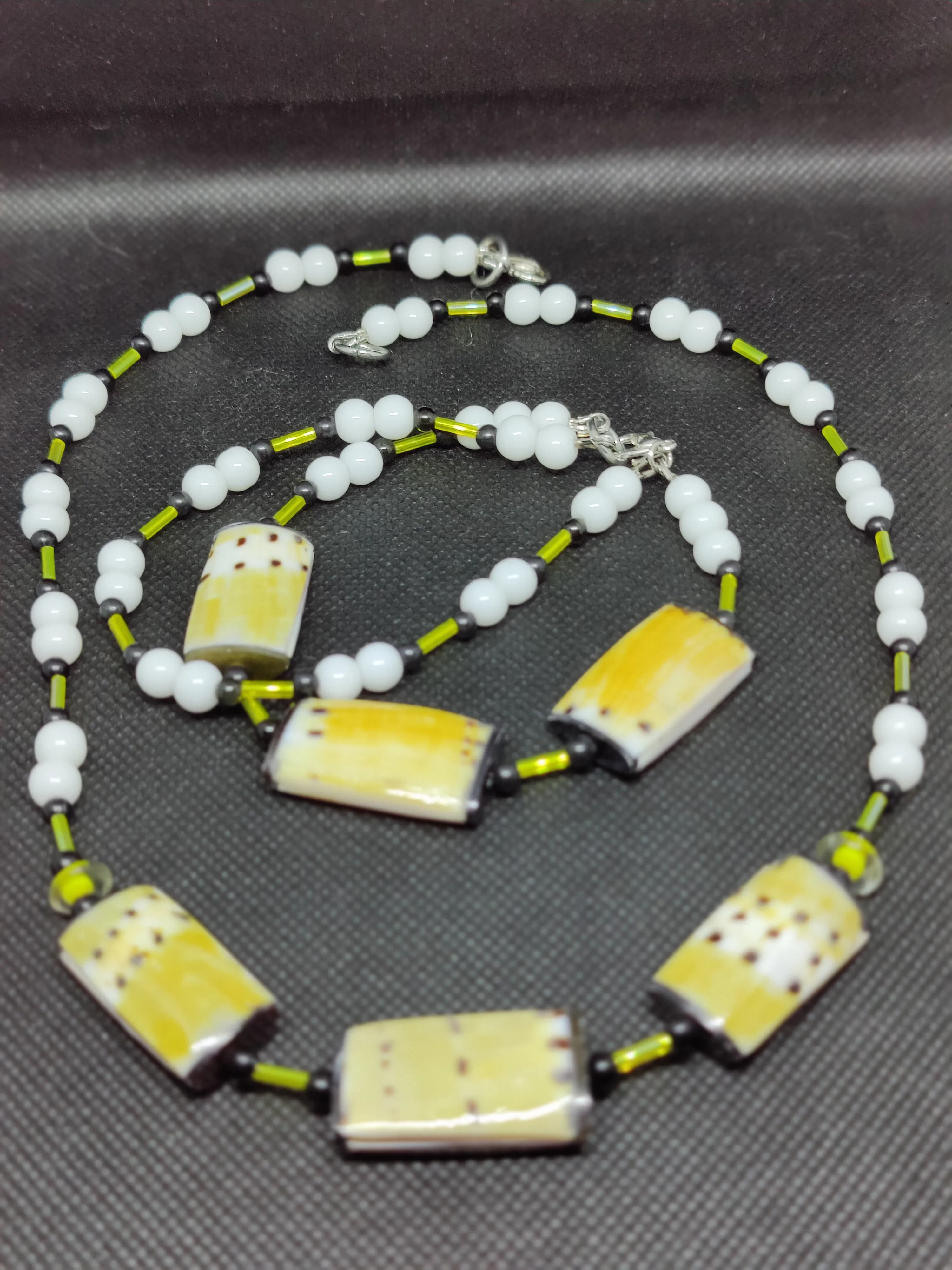 NB #125 Delightful Retro Looking and Abstract Necklace and Bracelet.