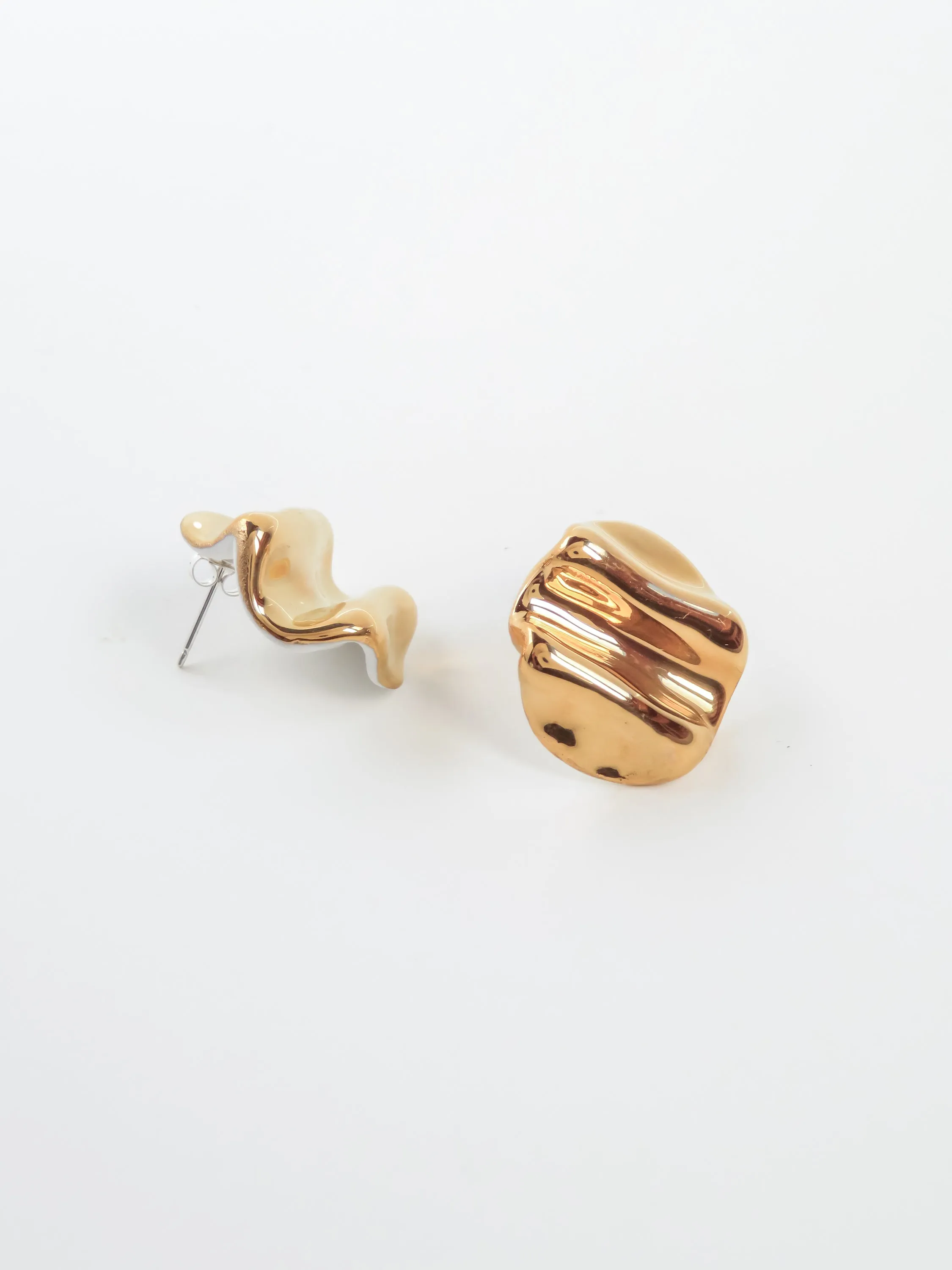 Oval Folded Earrings - Gold