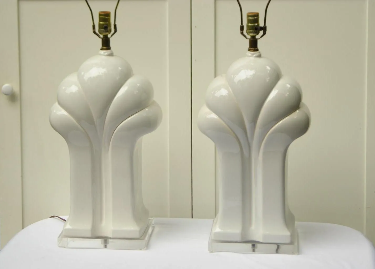 Pair Big White Hollywood Regency Deco Ceramic Lamps with Lucite Bases