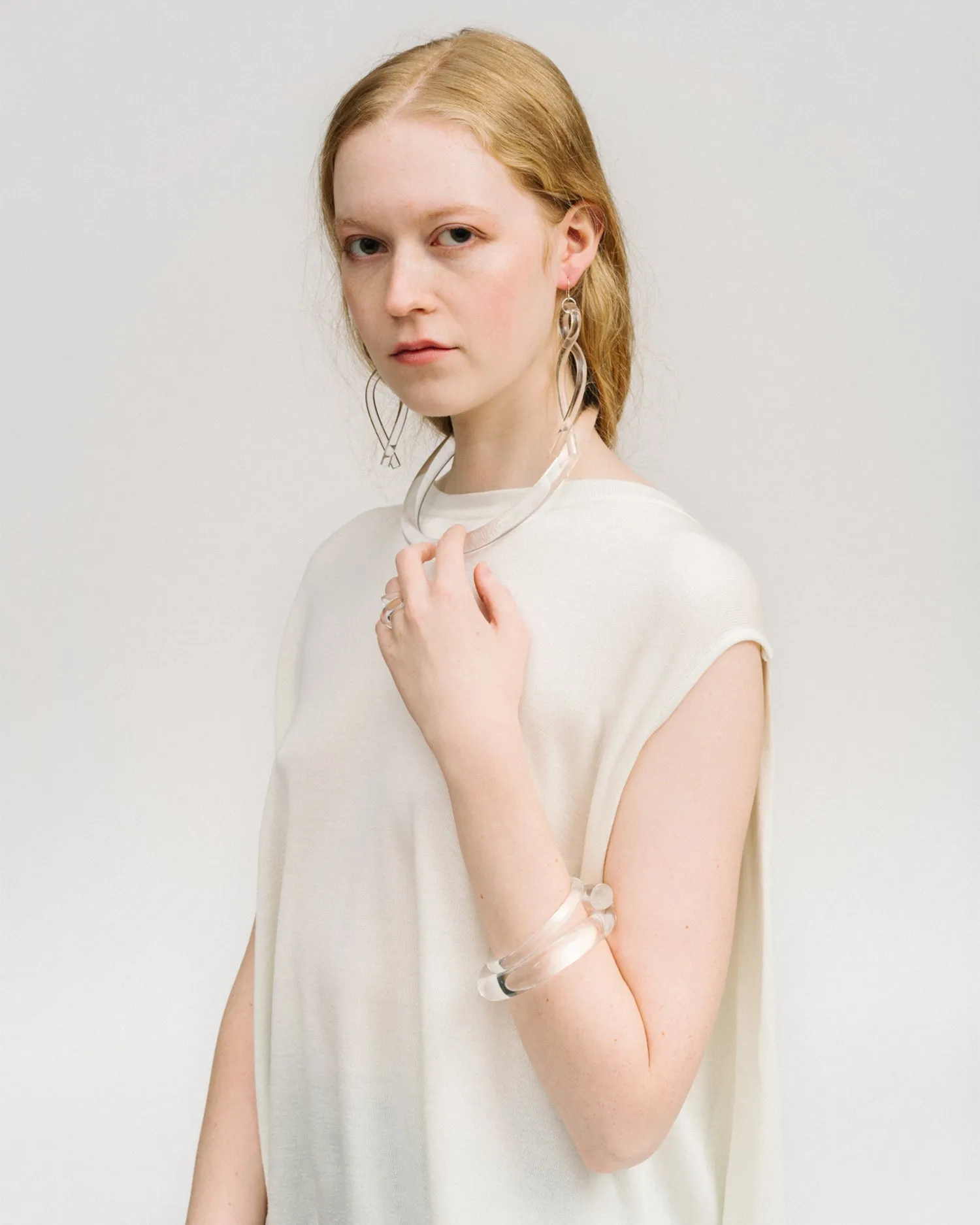 Pendant lucite earrings
