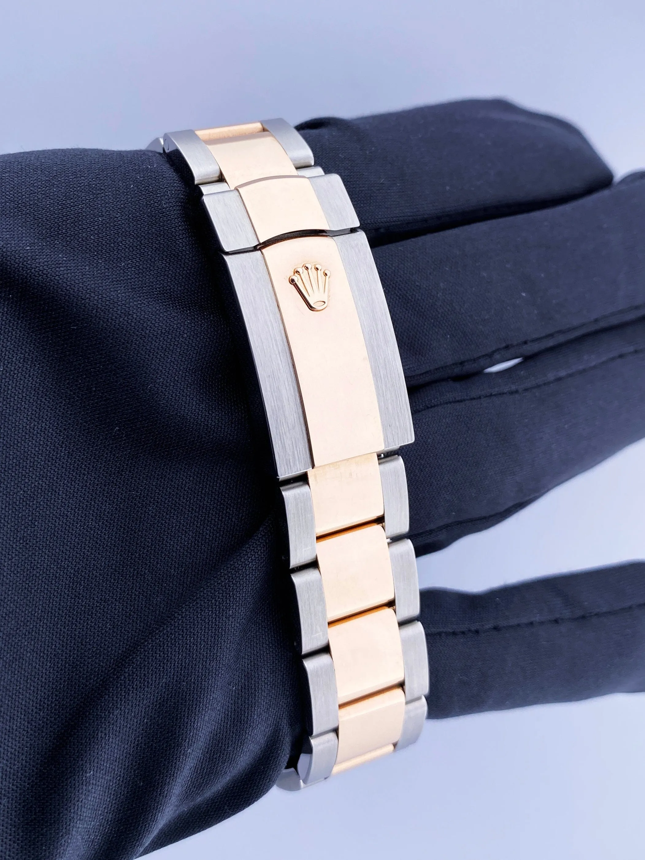 Rolex Datejust 41 126301 Sundust Dial Two Tone Mens Watch Box Papers