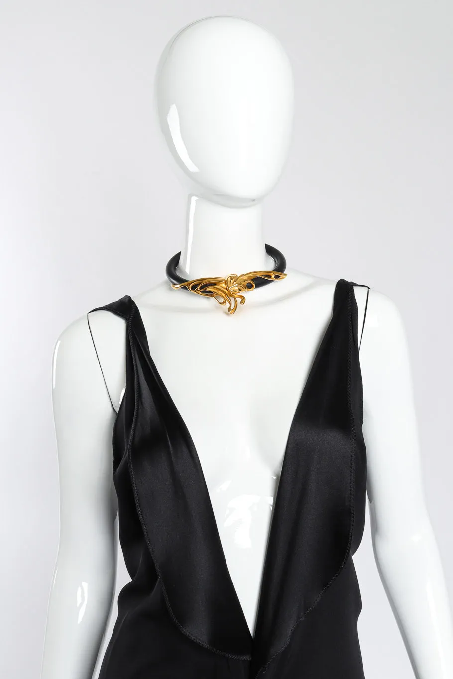 Sculpted Lucite Collar Necklace