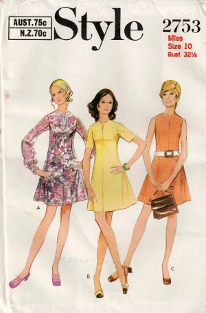 Style 2753 Womens Princess Cut Dress 1970s Vintage Sewing Pattern Size 10 or 16