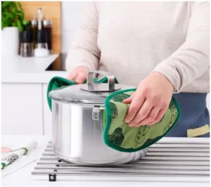 TORVFLY - Pot Holder, Patterned / Light Green