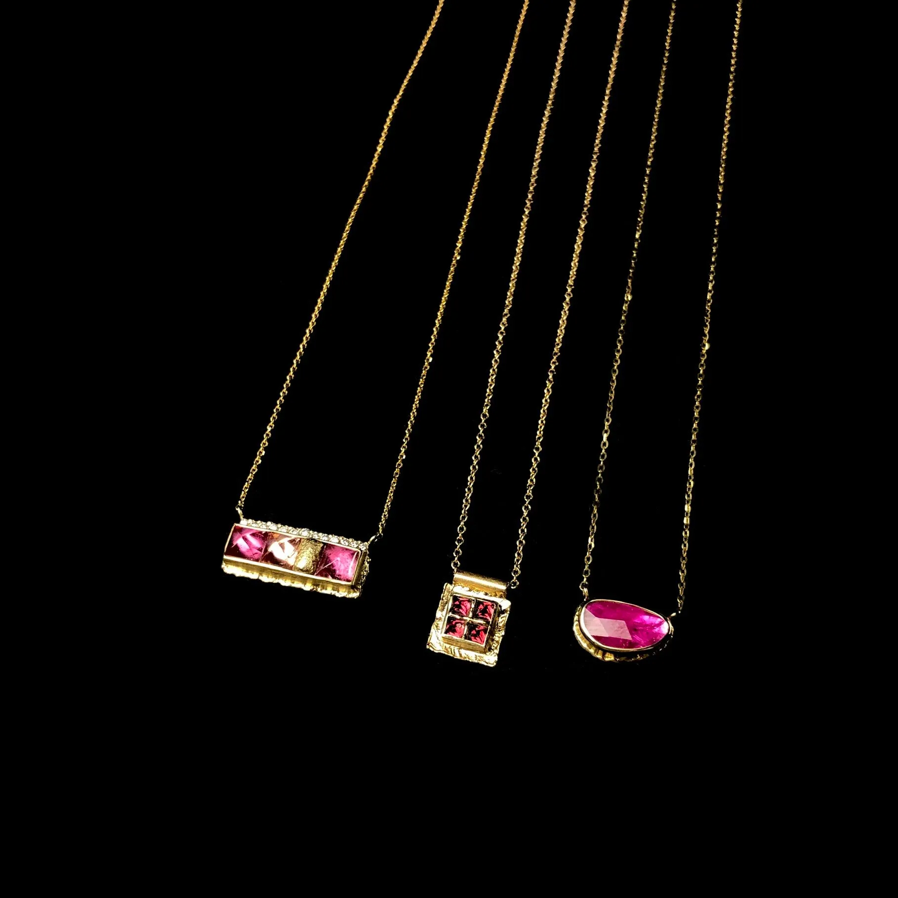 Tourmaline Ruffled Gold Bar Necklace