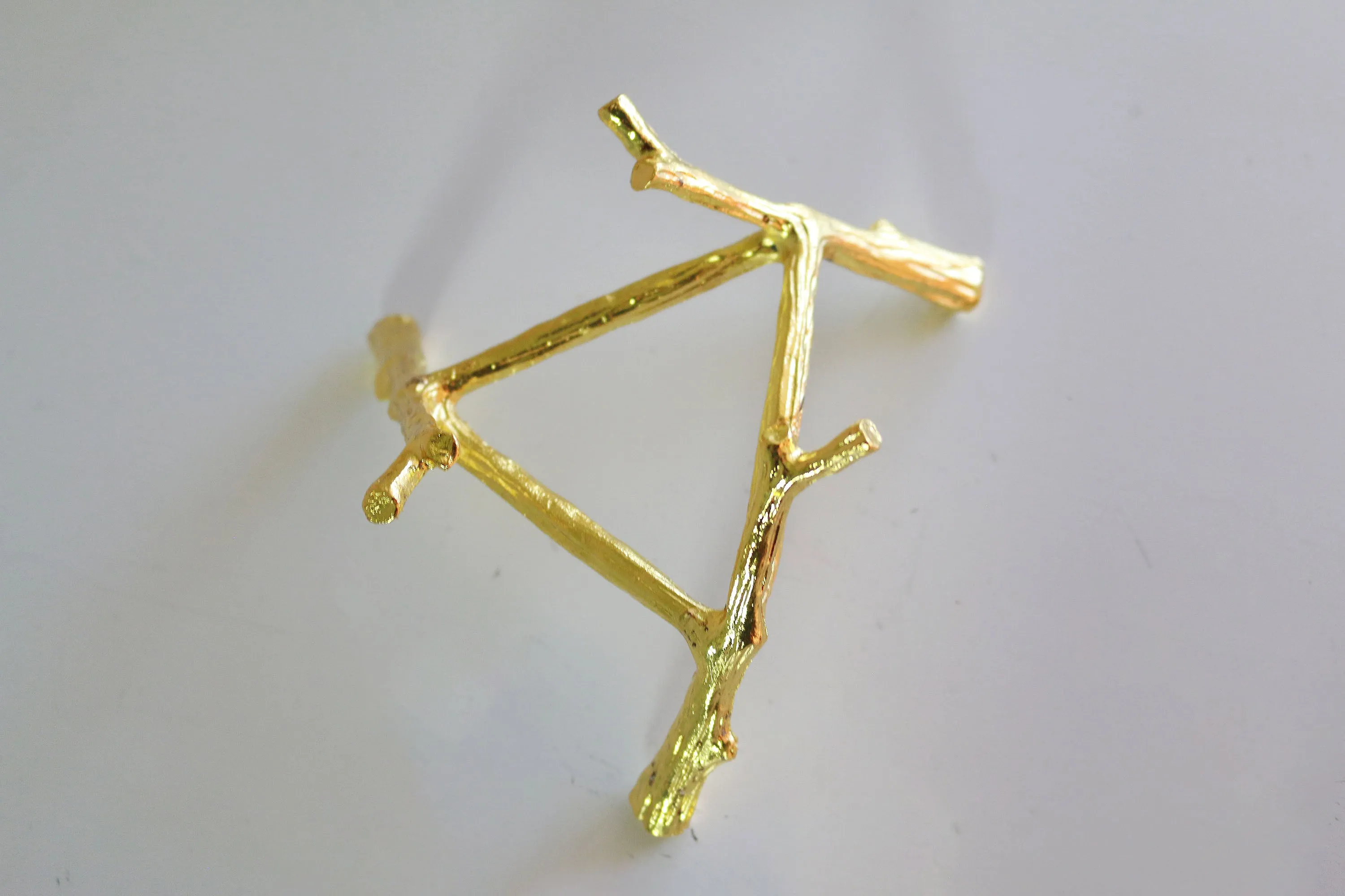 Twig Crystal Stand