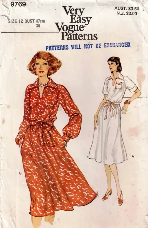 Very Easy Vogue 9769 Womens Easy Raglan Sleeved Dress 1970s Vintage Sewing Pattern Size 12 Bust 34 Inches