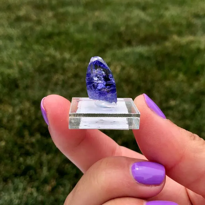 Vibrant 18.17ct Raw Tanzanite Crystal