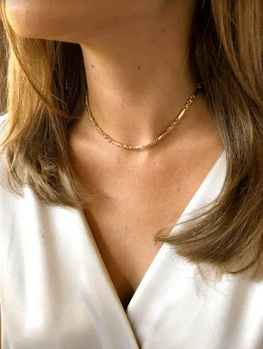 Victoria Choker in Gold