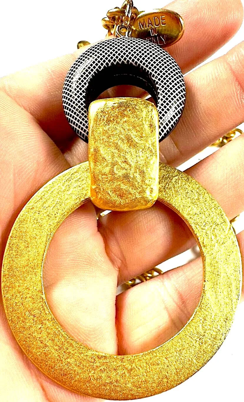 Vintage 90's Italian Goldplated Hammered Circle Pendant Necklace Mod Black White Lutcite